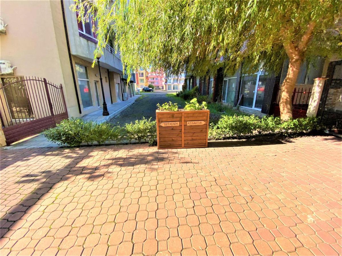 Botabara 312 Self Catering Beach Apartment Pomorie Luaran gambar