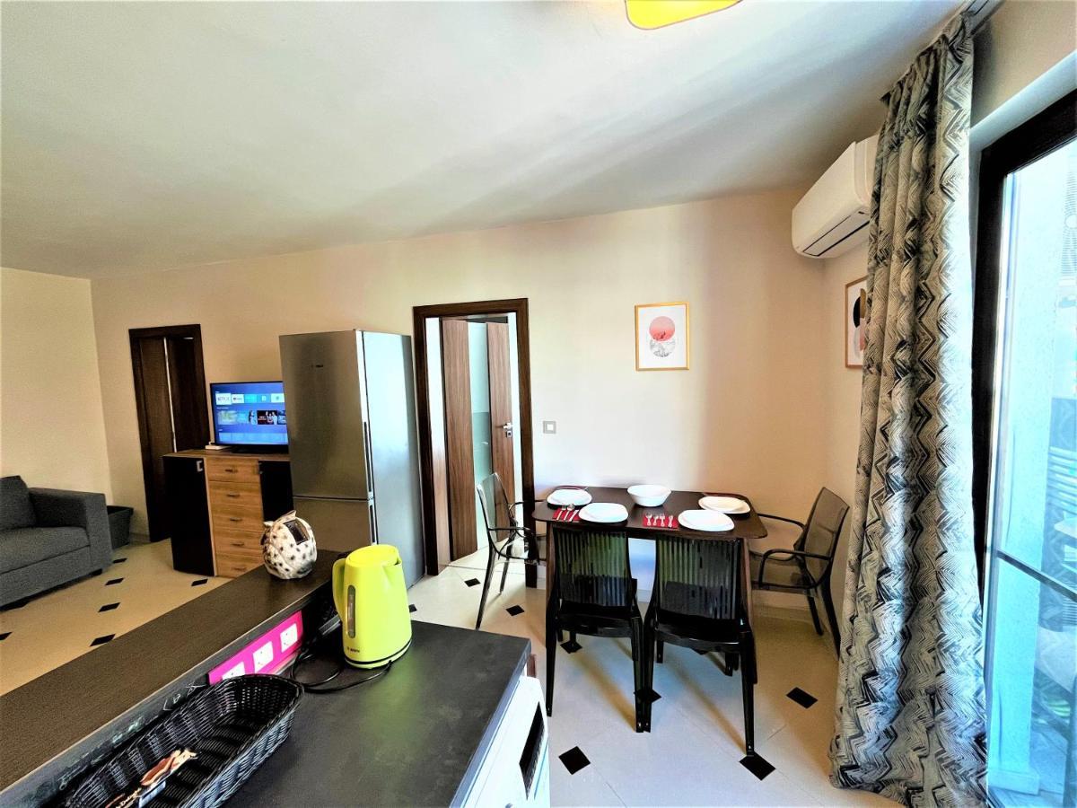 Botabara 312 Self Catering Beach Apartment Pomorie Luaran gambar